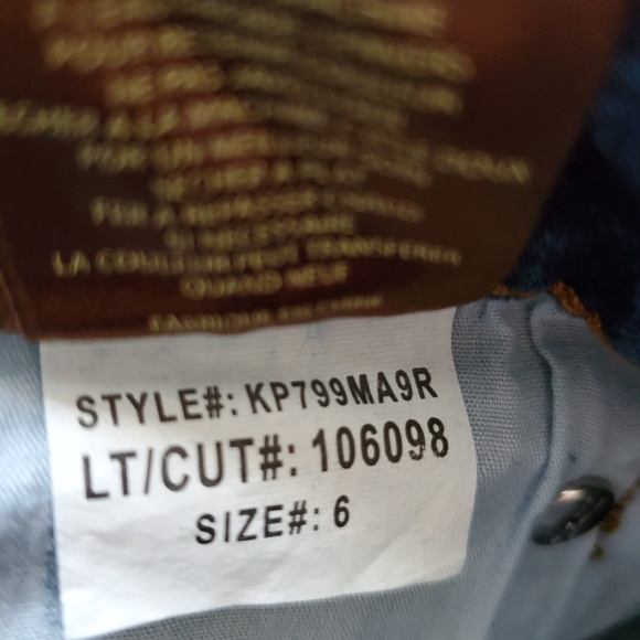 NWT- KUT from Kloth Katy Boyfriend jeans. - Picture 7 of 8